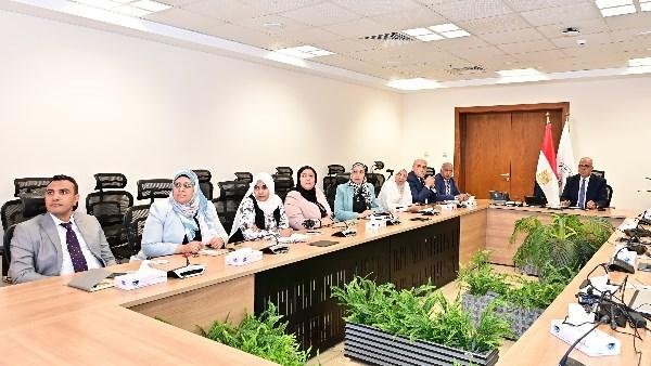 وزير الري يتابع جهود التحول الرقمي والتوسع في تطبيق التوأمة للترع