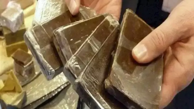 الحشيش على السوشيال.. ضبط عاطل...