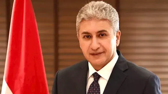 وزير السياحة يهنئ مصر للطيران بجائزة "أكثر شركة طيران تطورًا عالميًا"