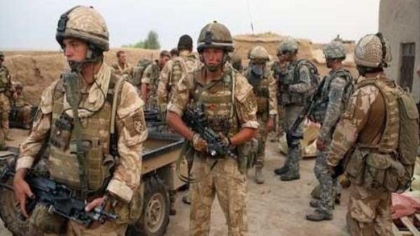 مئات الجنود البريطانيين يتوجهون إلى بولندا .. ماذا يحدث ؟