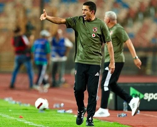 رد مفاجئ من عموتة على هتافات جماهير الأهلي برحيله