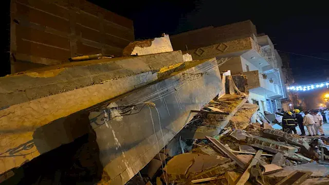 خاليًا من السكان.. انهيار عقار من 4 طوابق بحارة الحسنات في كرموز