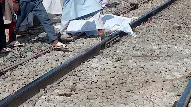 مصرع فتاة صدمها قطار أثناء عبورها مزلقان أولاد إلياس في أسيوط