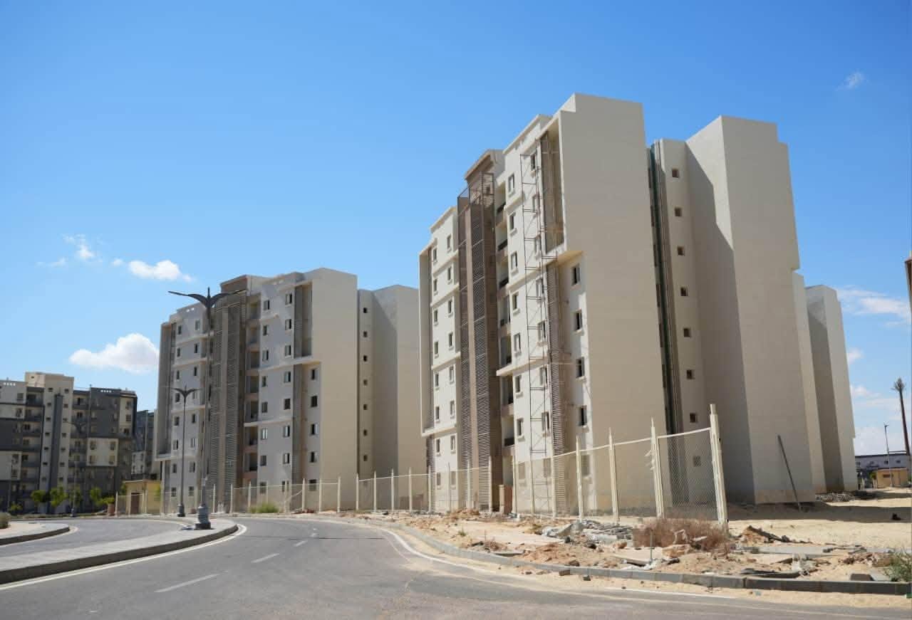 وزيرة الإسكان تتابع مستجدات العمل والمشروعات بمدينة العلمين الجديدة