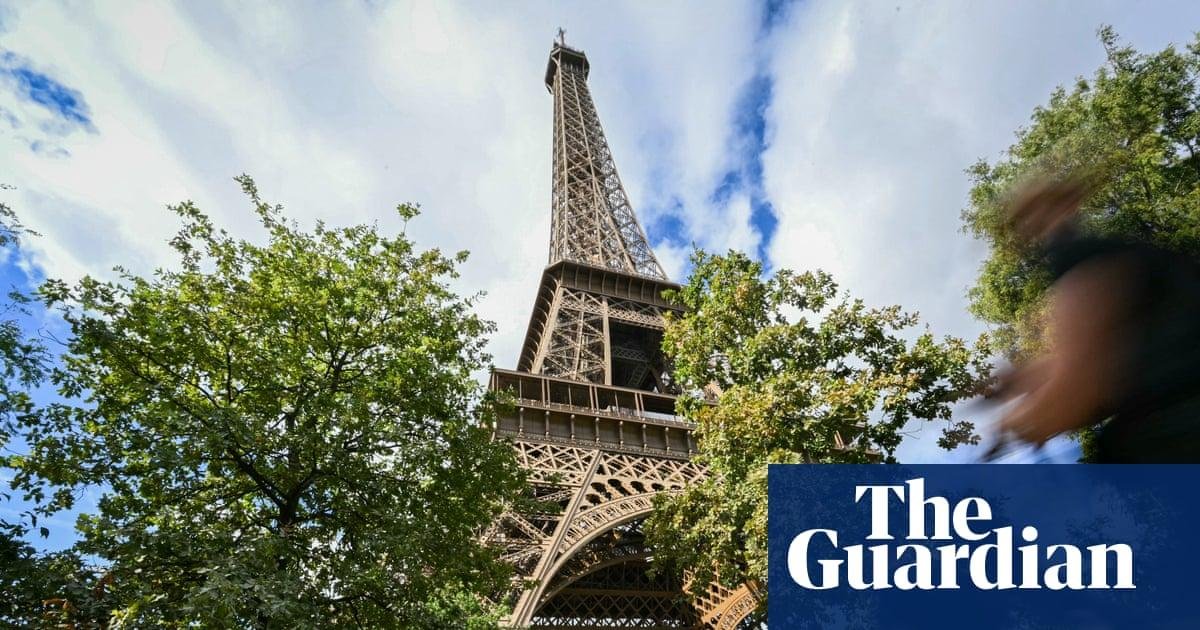Eiffel Tower management under...