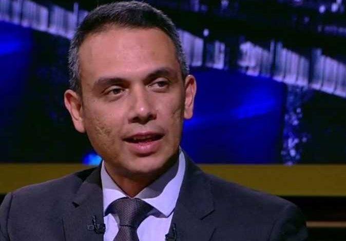 هاني جنينة: الدولار مقوّم بأعلى من قيمته ولا يتعدى 50 جنيها.. وما يحدث صدمة مؤقتة وسيعود للتراجع