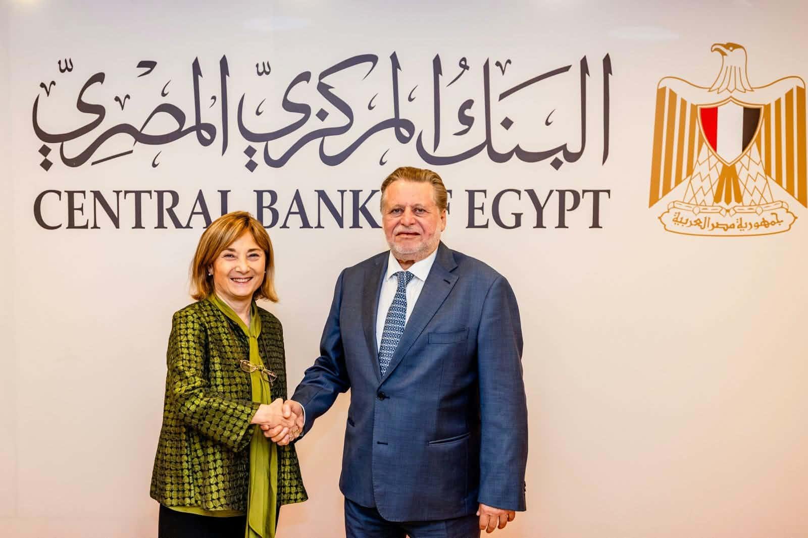 محافظ البنك المركزي ونائب رئيس بنك الاستثمار الأوروبي يبحثان أوجه التعاون وخطط الشراكة المستقبلية
