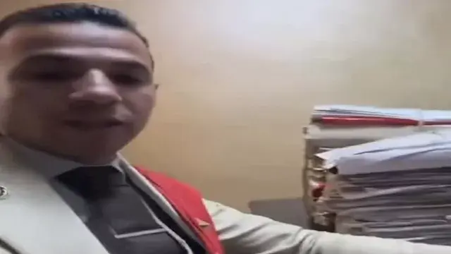محاكمة "القاضي المزيف" و4 آخري...