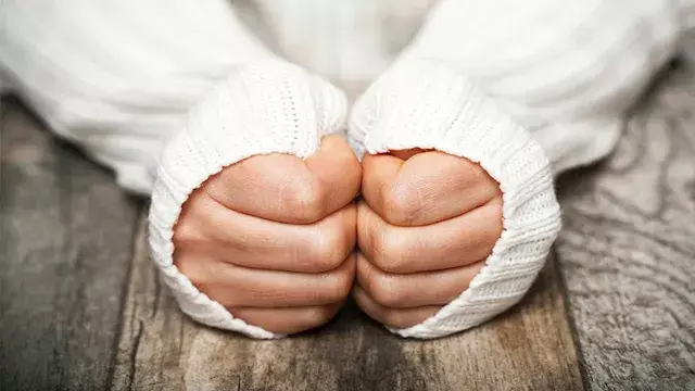 لماذا تبدو بعض الأماكن أكثر برودة من غيرها رغم تساوي درجة الحرارة؟