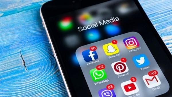 أوقف هذه التطبيقات.. مهاب مجاهد يكشف كيف تستطيع تقليل التعلق بالهاتف