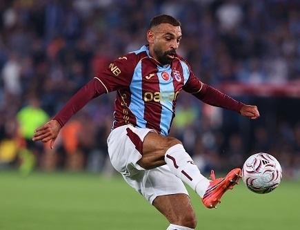 صلاح يتفوق على ميسي في سباق تاريخي
