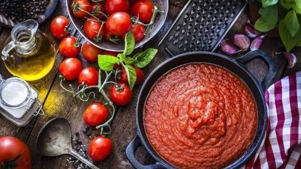 صلصة الطماطم حامضة؟.. حيل بسيطة لضبط المذاق أفضل من المحلات