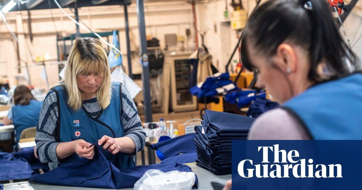 Make NHS and MoD uniforms in U...