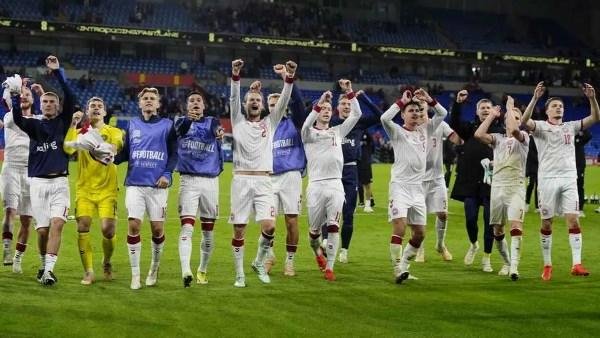هويلوند يحسمها من علامة الجزاء.. الدنمارك تصعق ويلز وتطارد البرتغال في دوري الأمم