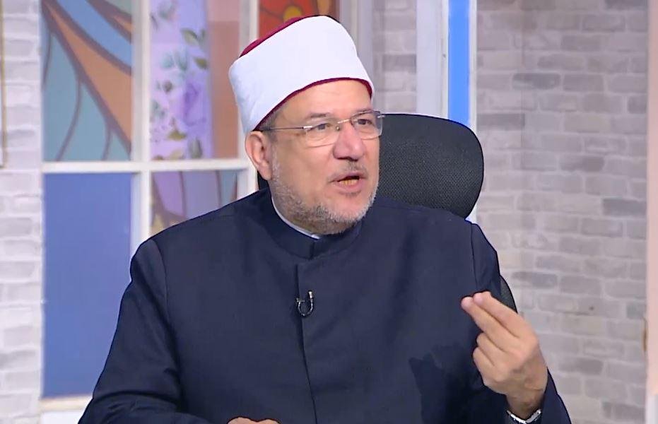مختار جمعة: الاحتكار والمتاجرة بأقوات الناس كسب من السحت ينزع البركة عن المال ويجلب المفاسد