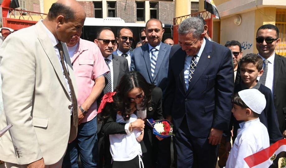 محافظ البحيرة تفتتح مدرسة عمر بن الخطاب برشيد وتتابع جهود تطوير المنظومة التعليمية