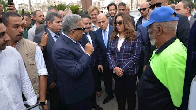 وزيرة التنمية المحلية ومحافظ ا...