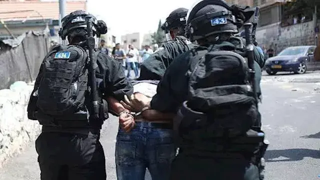 قوات الاحتلال تعتقل 12 فلسطينيا في نابلس وجنين شمال الضفة الغربية