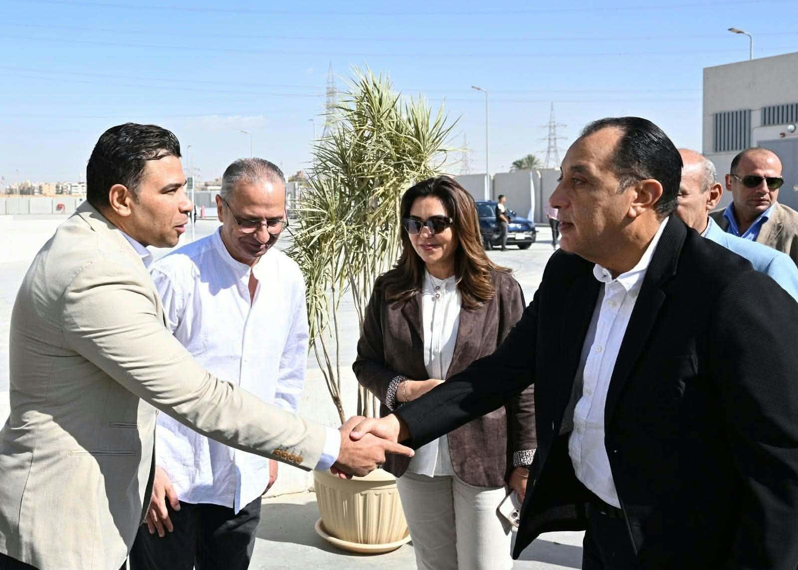 رئيس الوزراء يبدأ زيارة لمحافظة السويس لافتتاح مشروعات في قطاعات خدمية وتنموية