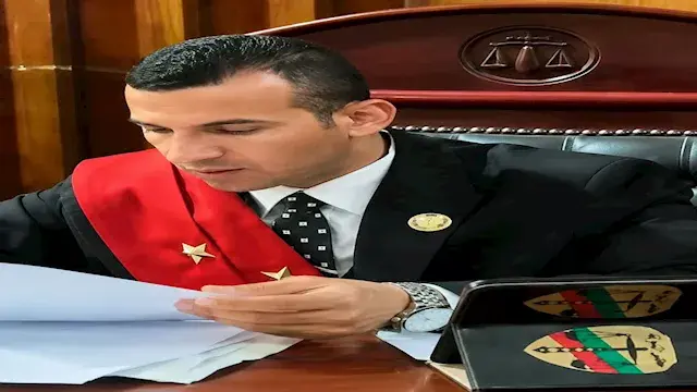 رفع جلسة "القاضي المزيف" و5 آخرين للقرار في اتهامهم بانتحال صفة قاض