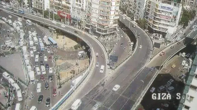 النشرة المرورية.. سيولة بمحاور...