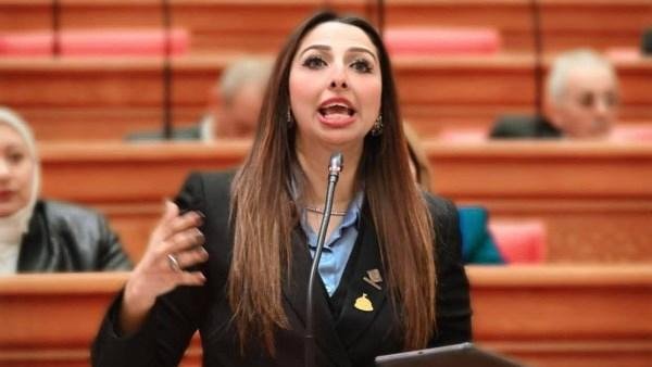 طلب إحاطة بالبرلمان بشأن كثافة التقييمات والواجبات المدرسية وعدم ملاءمة المناهج
