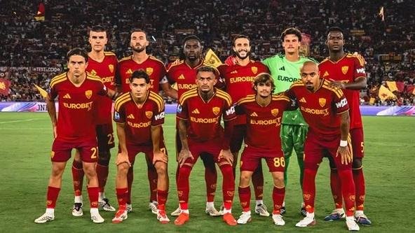 روما يكتسح أودينيزي بخماسية ويواصل مطاردة إنتر على صدارة الدوري الإيطالي