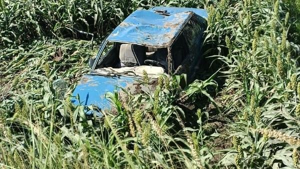 إصابة مسن وسيدة بانقلاب سيارة ملاكي بأسيوط