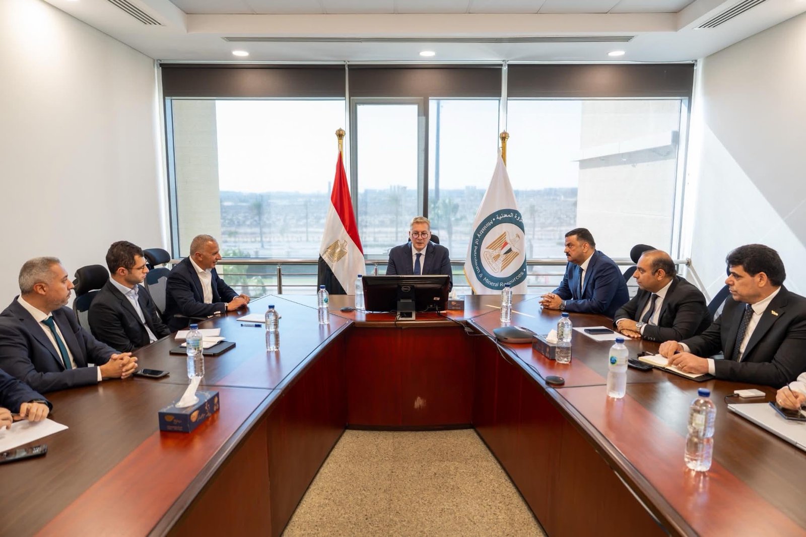 وزير البترول يبحث مع السويدي ك...
