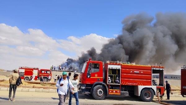 إصابة 20 شخصا خلال حريق مصنع قماش بـ أبو خليفة في الإسماعيلية