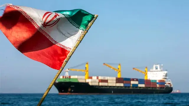 شركتا شحن صينيتان توقفان نقل النفط عبر هرمز وباب المندب