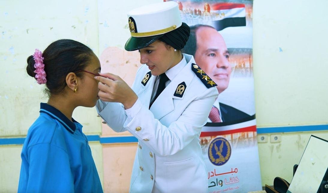 الداخلية تواصل مبادرة سلامة عيونك للكشف عن أمراض العيون لدى طلاب المدارس