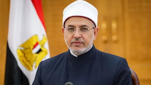 لماذا خص النبي بقول" من أنفسكم...