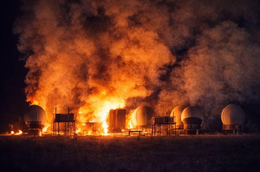 حريق هائل يدمر معظم مبنى لإقامة كبار السن في ولاية ميسيسيبي وإجلاء السكان