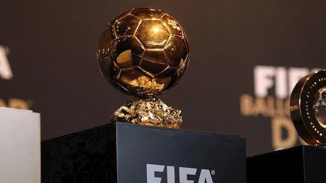 كيف يتم اختيار الفائز بجائزة الكرة الذهبية لعام 2026؟