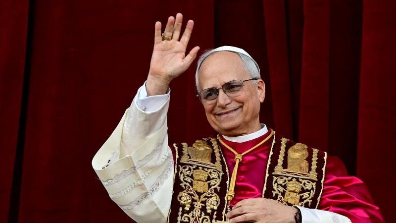 البابا ليو الرابع عشر يدخل قائمة مجلة فانيتي فير للشخصيات الأفضل أناقة
