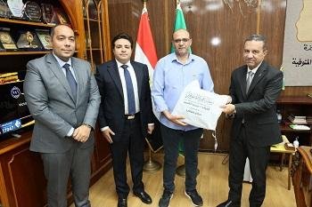 محافظ المنوفية يودع أولياء أمور أوائل الإعدادية الفائزين بـ10 رحلات عمرة مجانية