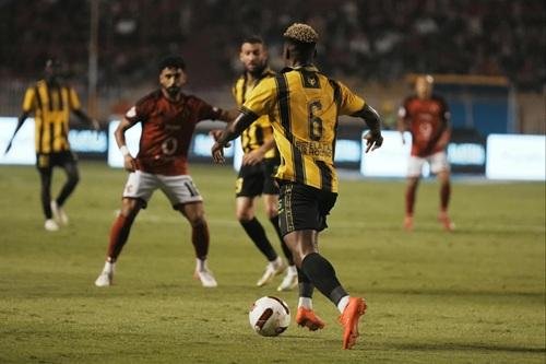 مروان عطية يفوز بجائزة رجل مبا...