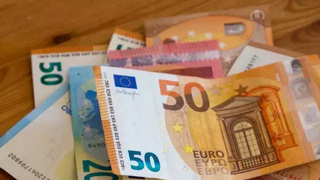سعر اليورو مقابل الجنيه ينخفض في 5 بنوك خلال تعاملات الأربعاء