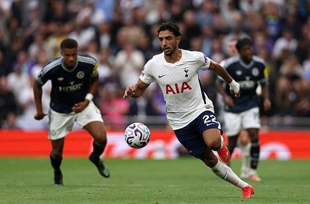 بعد تألقه مع المنتخب.. مرموش يعود لتدريبات توتنهام