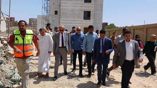 محافظ الأقصر يتفقد مستشفى القر...
