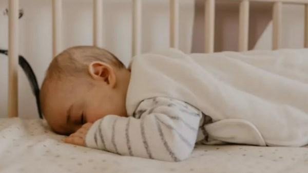 3 من كل 4 حالات وفاة مفاجئة للرضع مرتبطة بنوم غير آمن.. هل طفلك في خطر؟