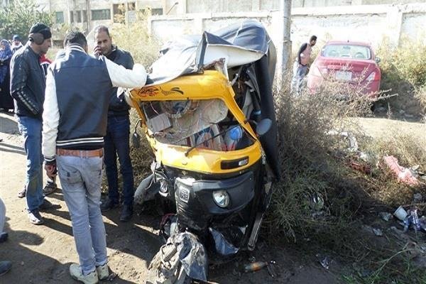 إصابة 4 أشخاص بينهم طفل إثر تصادم توك توك ودراجة نارية بطريق بني هلال في سوهاج