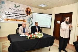 محافظ الفيوم يوجه بالتوسع في تدريب الجهاز الإداري على لغة الإشارة