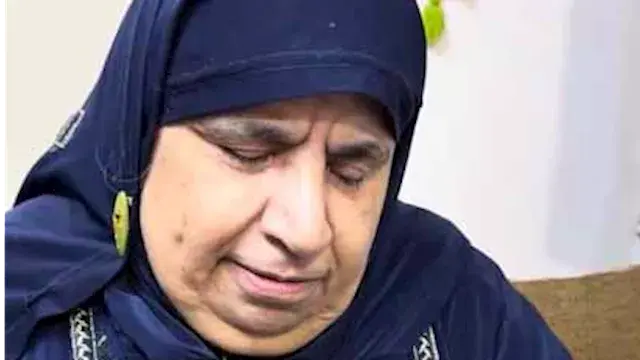 حكاية سيدة تحدّت فقدان البصر وحوّلت الخرز إلى مشغولات يدوية بالإسماعيلية - فيديو وصور