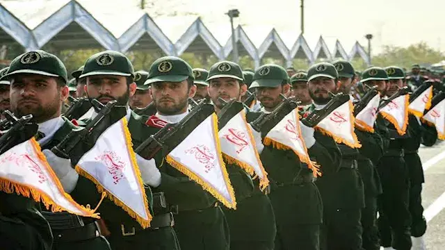 الحرس الثوري: هاجمنا سفينة حاولت عبور هرمز ما أدى لاشتعال النيران فيها