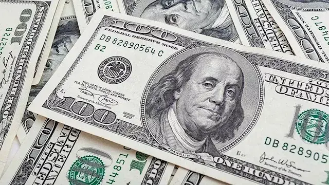 ارتفع في 10 بنوك.. سعر الدولار...