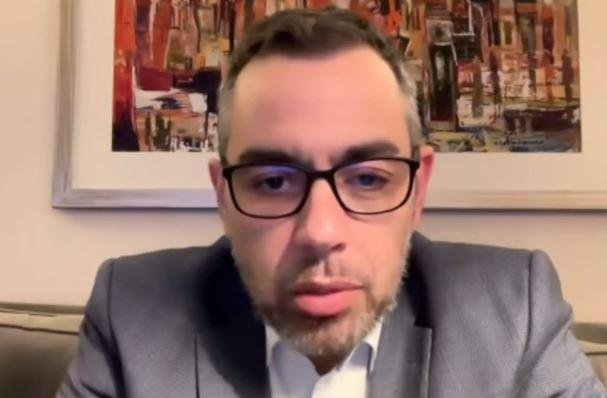 النائب محمد فؤاد: التجار سيحاولون تمرير زيادة الدولار.. و«محدش معاه 500 جنيه في جيبه يشتري حاجة»