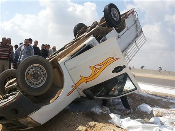 إصابة شخصين في انقلاب سيارة نقل على طريق أسيوط الغربي بالفيوم
