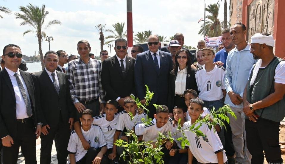 محافظ البحيرة تدشن مبادرة معا نزرع: أعمال التشجير تمتد لرعاية الأشجار واستدامتها
